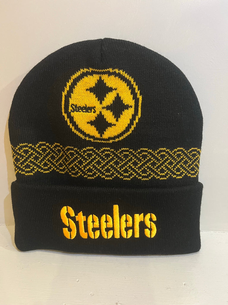 The Hat Knit Color Rush Ireland from Pittsburgh Steelers Europe Shop features a black knit design with a yellow pattern, bold yellow “Steelers” lettering, and the official Pittsburgh Steelers logo on the front.